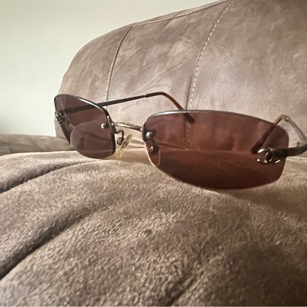 Vtg Y2K CHANEL C116 75 22 sunglasses